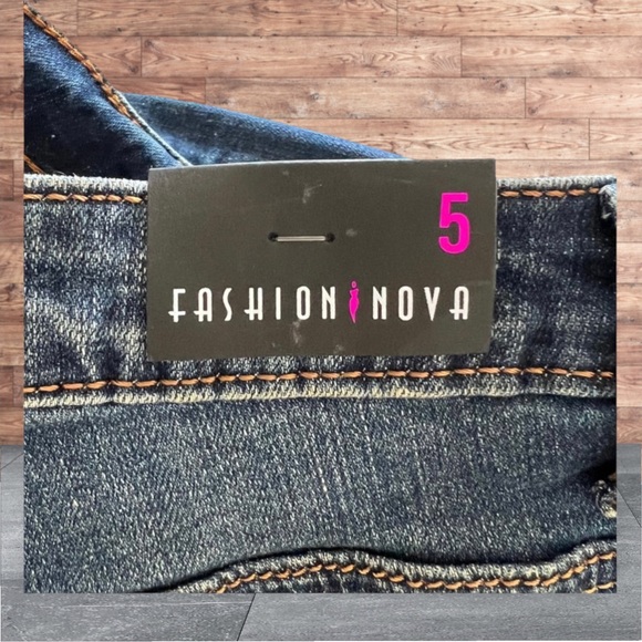 FASHION NOVA MEDIUM WASH JEANS - Picture 6 of 12
